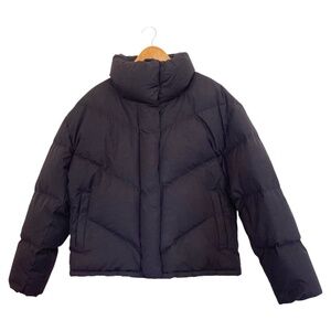 Aritzia* Wilfred The Cloud Puff Fashion Coat. Color: Black. Size: Medium